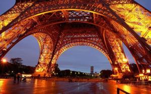 Paris Tourism and Vacations
